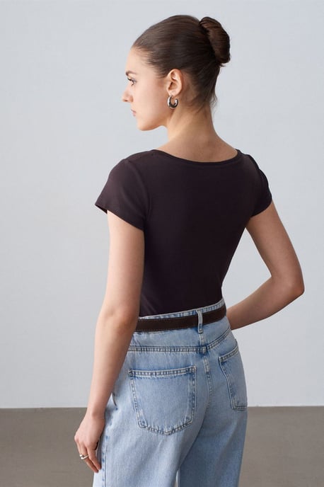 Damen Slim Fit Baumwoll U-Ausschnitt T-Shirt - Image 2