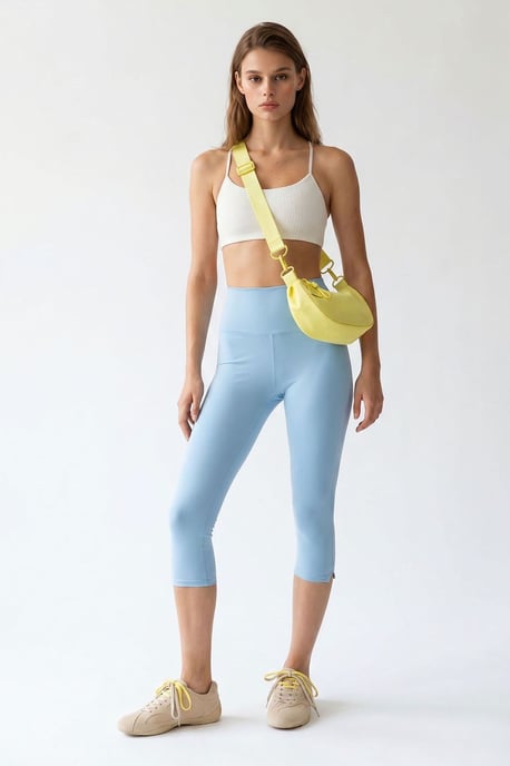 Hochtaillierte Capri-Leggings mit Schlitz - Image 1