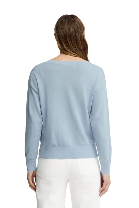 Pullover hellblau mit V-Kragen und Rigby Go Logo - Image 3