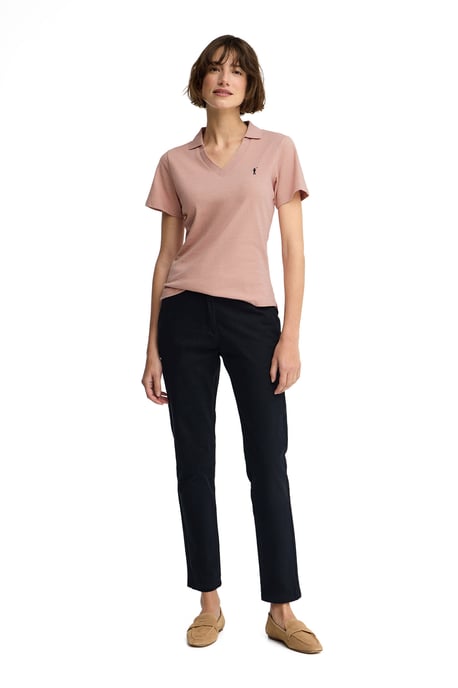 Cotolino-Poloshirt blassrosa mit knopflosem Kragen und Rigby Go Stickerei - Image 4