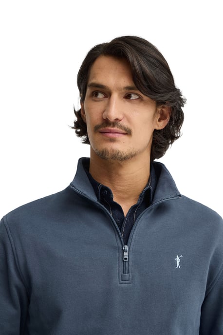 Sweatshirt denimblau mit hohem Zip-Kragen und Rigby Go Stickerei - Image 2