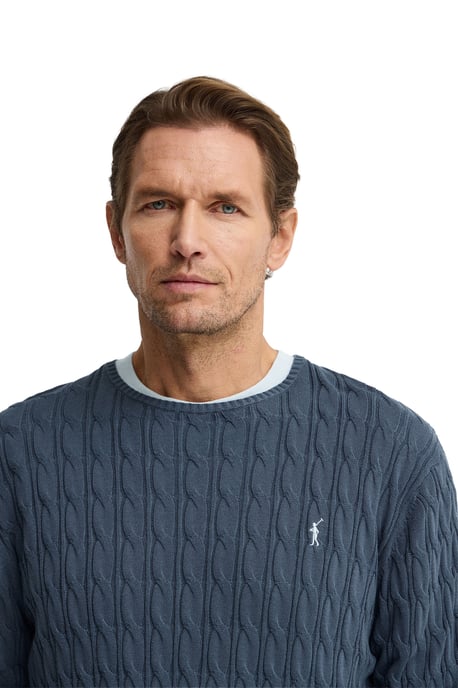 Strickpullover denimblau mit Zopfmuster und Rigby Go Logo - Image 2