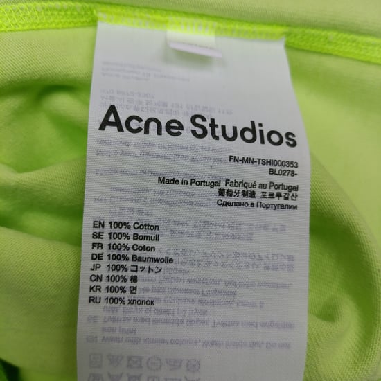Acne Studios Erin Stamp T-Shirt-Kleid aus neongrüner Baumwolle - Image 2