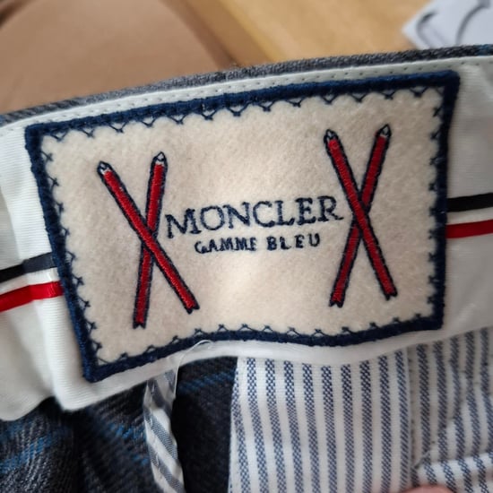 Moncler karierte, mittelhoch geschnittene Slim-Fit-Hose aus grauer Wolle - Image 3