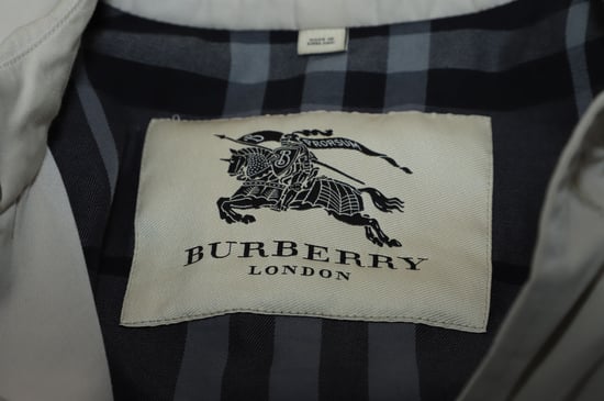Burberry Gabardine Harrington-Jacke aus beigem Baumwollstoff - Image 2
