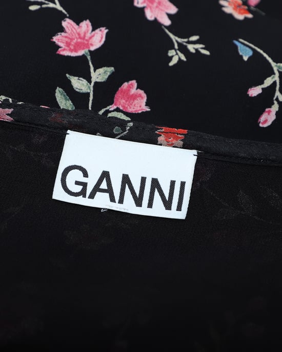Ganni Wickelbluse aus Chiffon mit Blumenmuster in schwarzer Viskose - Image 4