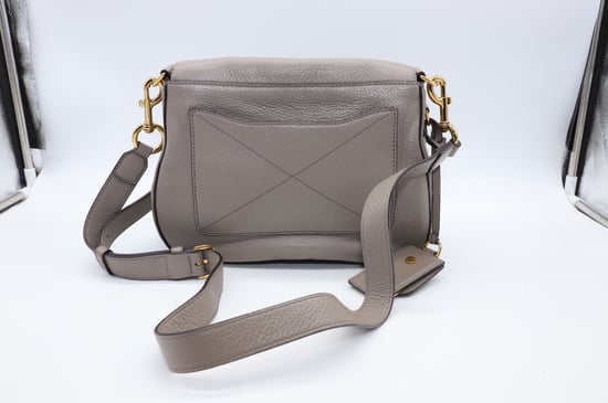 Marc Jacobs Recruit Nomad Tasche in Nerz mit goldenen Details - Image 4