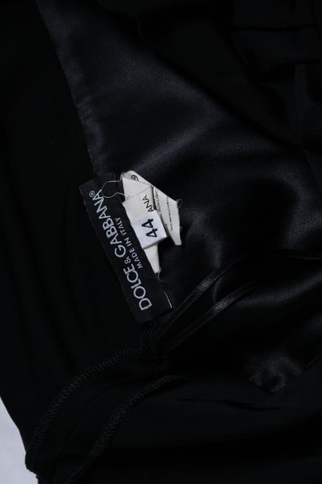 Dolce & Gabbana, schwarzes Kleid mit V-Ausschnitt - Image 6