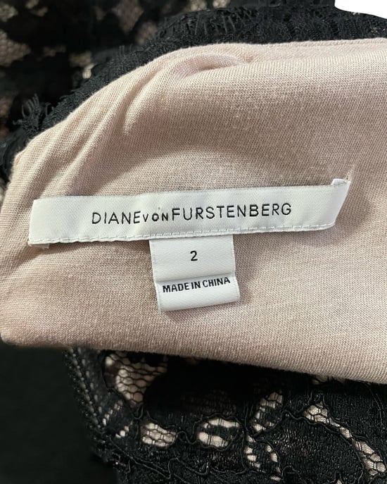 Diane von Furstenberg Etuikleid aus schwarzer Baumwollspitze - Image 3
