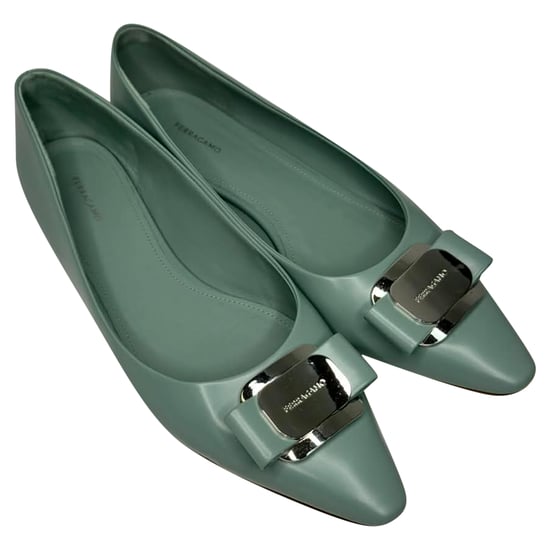 Salvatore Ferragamo Neue Vara Ballerinas aus grünem Lammleder - Image 5
