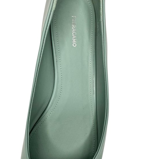 Salvatore Ferragamo Neue Vara Ballerinas aus grünem Lammleder - Image 6