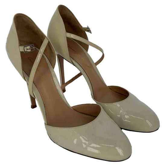 Gianvito Rossi Mary Jane Pumps aus beigem Lackleder - Image 2