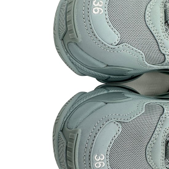 Balenciaga Triple S Sneakers aus leichtblauem Polyester - Image 6