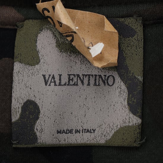 Valentino Garavani Camouflage-Sweatshirt im Used-Look aus khakifarbener Baumwolle - Image 4