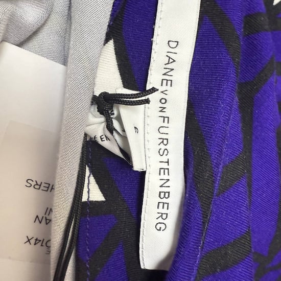 Diane von Furstenberg Neues Julian Wickelkleid aus lila Viskose - Image 4