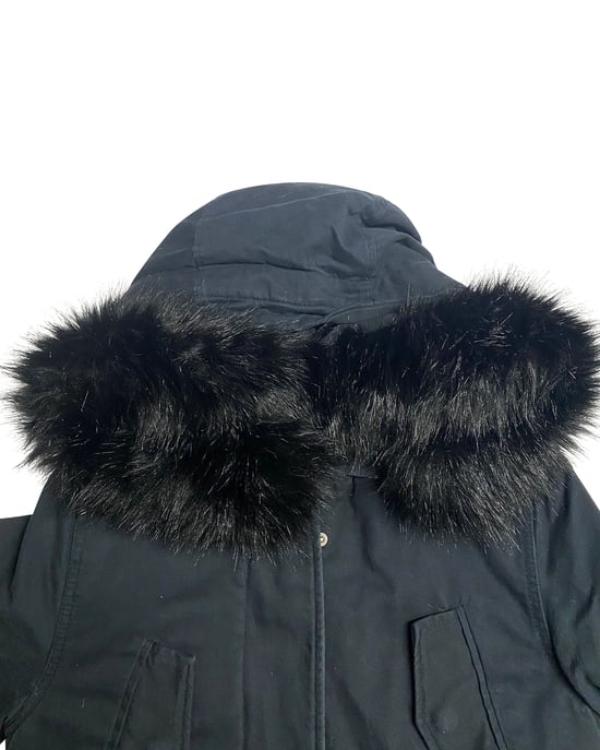 Maje Lange Daunenjacke mit Kapuze und Pelzbesatz aus blauem Nylon - Image 3