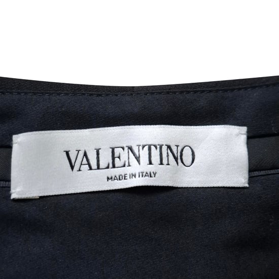 Valentino Garavani Taillierte Mini-Shorts aus schwarzer Wolle - Image 3