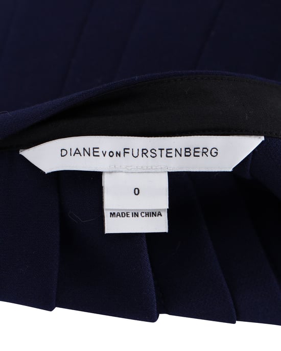 Diane Von Furstenberg – Knielanger Rock mit Plissee-Rücken aus marineblauem Polyester - Image 4