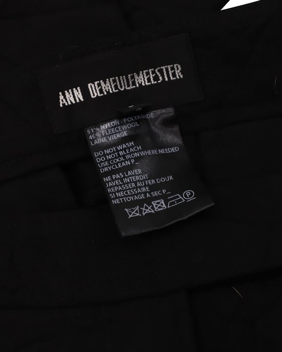 Ann Demeulemeester Hose mit goldenem Streifen und seitlichen Details, 7/8-Länge, aus schwarzem Nylon - Image 4