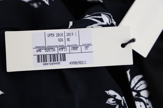 McQ by Alexander McQueen Hose mit Blumenmuster und weitem Bein aus schwarzem Polyester - Image 4
