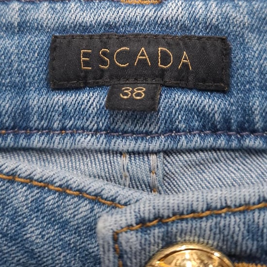 Escada Skinny Jeans mit Blumenapplikationen aus blauem Baumwoll-Denim - Image 3