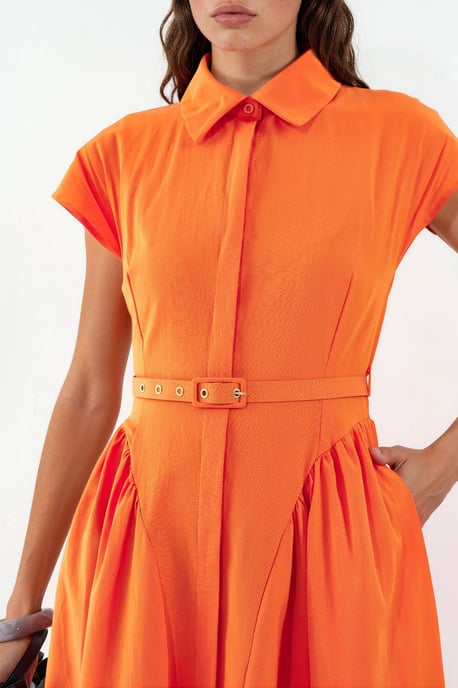 Midikleid mit Gürtel und Hemdkragen - Image 4