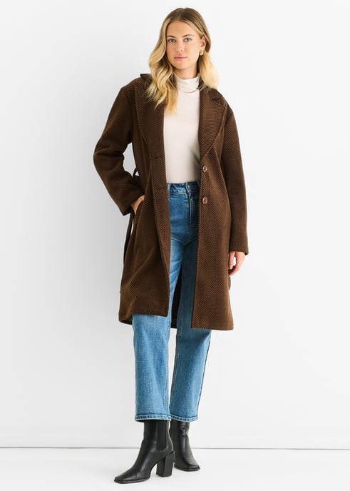 Lange Jacke mit Gürtel und Chevron-Muster in Schokoladenbraun - Image 1