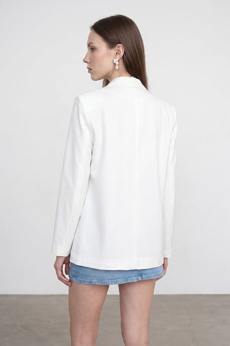Langer Satin-Blazer mit Schalkragen - Image 3