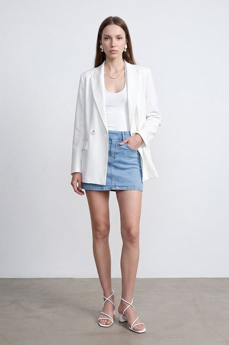 Langer Satin-Blazer mit Schalkragen - Image 5
