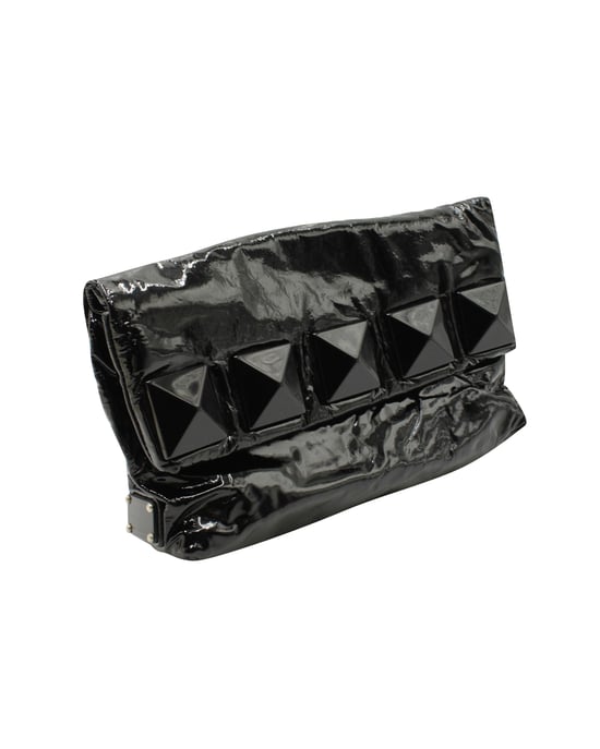 Marc Jacobs Clutch mit Nieten aus schwarzem Lackleder - Image 2