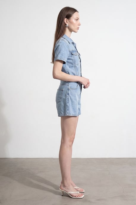 Denim-Geschirrhosen-Shorts mit Hemdkragen - Image 4