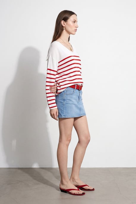 Gestreifter V-Ausschnitt Rippstrickpullover - Image 5