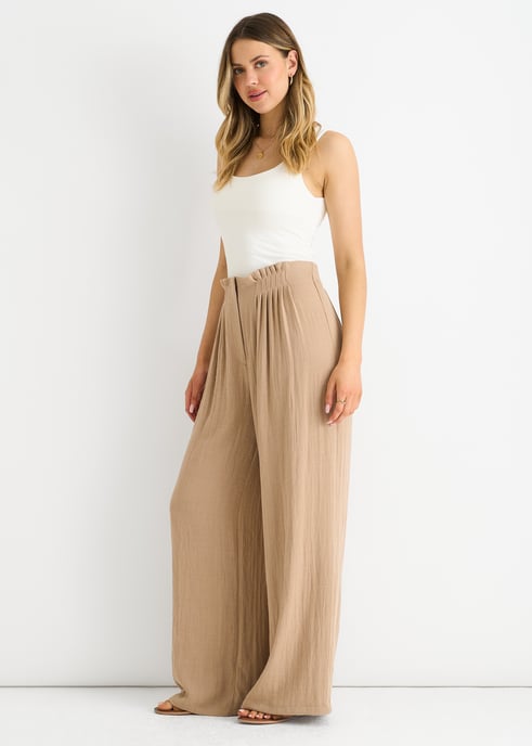 Hose mit Paperbag-Taille und weitem Bein in der Farbe Camel - Image 3