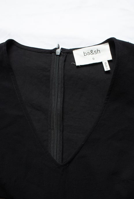 Ba&sh, schwarzes Kleid mit offen gewebten Ärmeln - Image 6