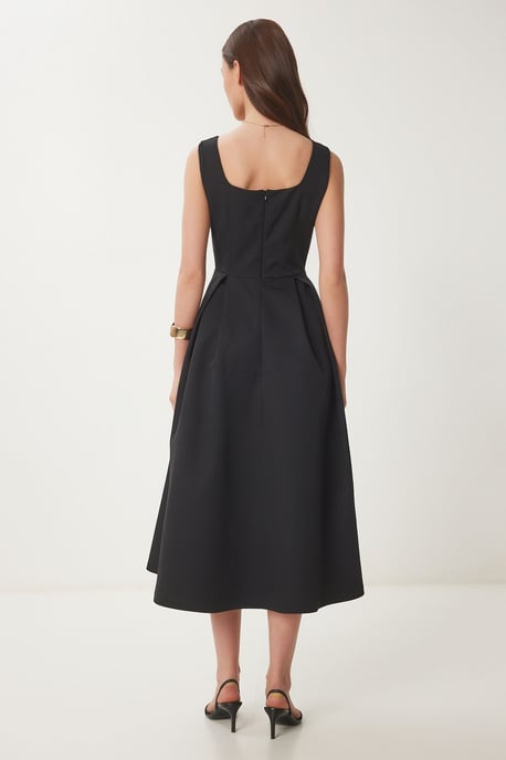 Kleid in A-Form mit Quadratkragen und Reißverschlussverschluss - Image 5
