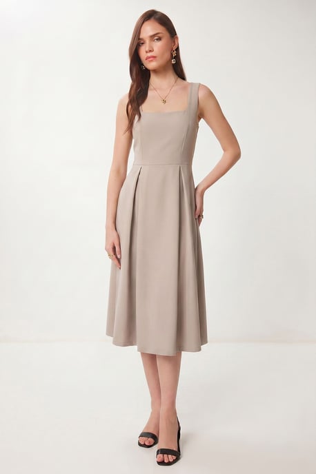 Kleid in A-Form mit Quadratkragen und Reißverschlussverschluss - Image 1