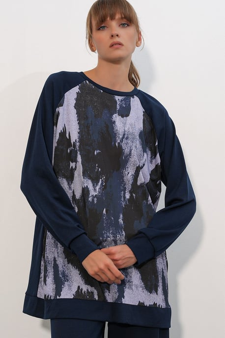 Oversize Tunika mit abstraktem Print und Hose Set - Image 2