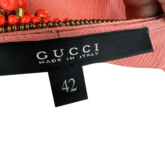 Gucci Bluse mit Perlenbesatz am Ausschnitt aus korallenfarbener Seide - Image 5