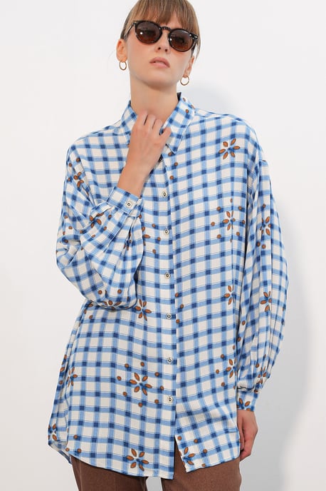 Oversized Karierte Crepe-Bluse - Image 3
