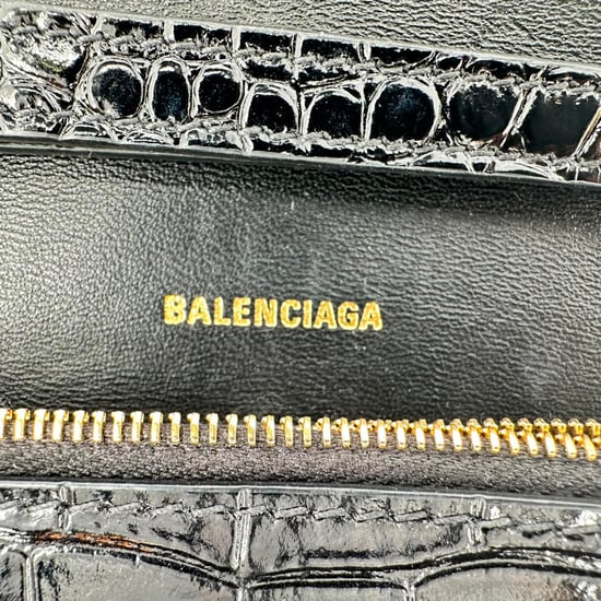 Balenciaga Krokodilembossierte Hourglass Geldbörse mit Kette aus schwarzem Leder - Image 6