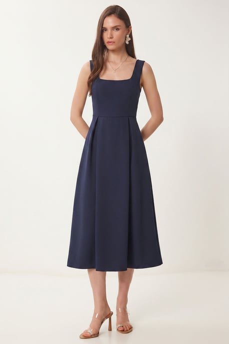 Kleid in A-Form mit Quadratkragen und Reißverschlussverschluss - Image 2