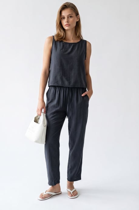 Ärmelloser Crepe-Jumpsuit - Image 2