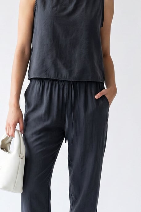 Ärmelloser Crepe-Jumpsuit - Image 3