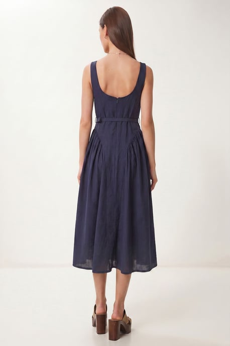 Gürtel-Entblößtes Midikleid - Image 6