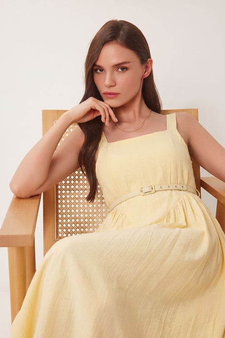 Gürtelloses ärmelloses Midi-Kleid - Image 2