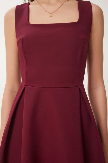 Kleid in A-Form mit Quadratkragen und Reißverschlussverschluss - Image 4