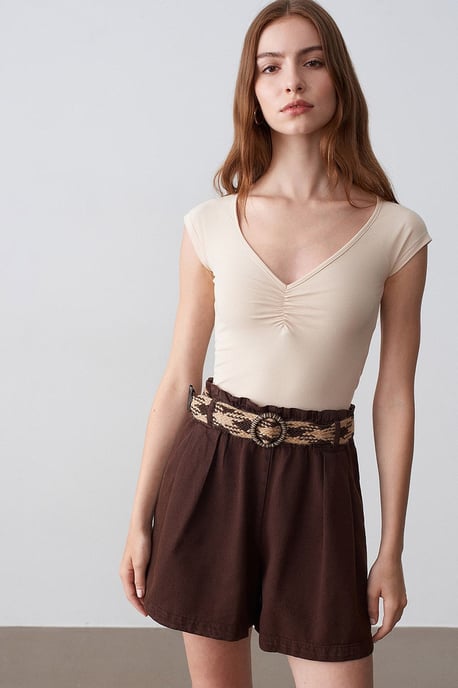Hochgradige Weitbeinige Popeline-Shorts mit Gürtel - Image 4