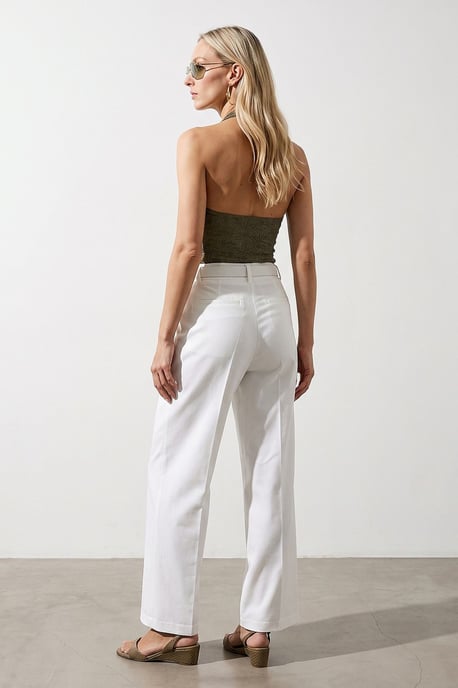 Weite Bundfalten-Crepe-Hose mit Gürtel - Image 3