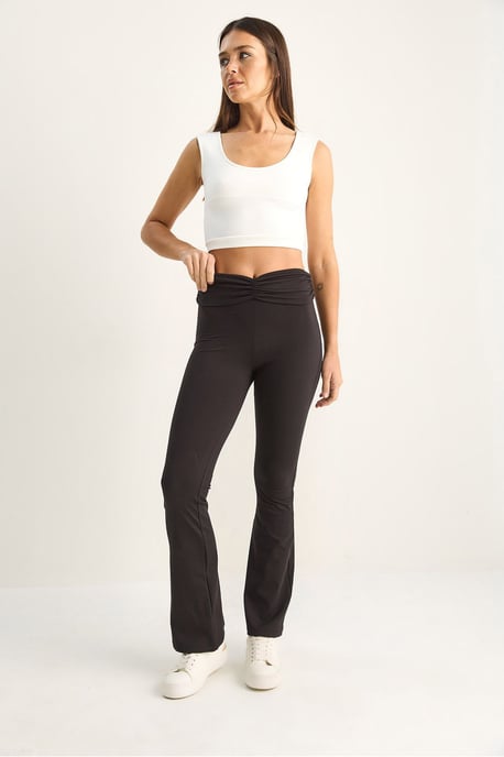 Hoch geschnittene Bootcut-Leggings - Image 2