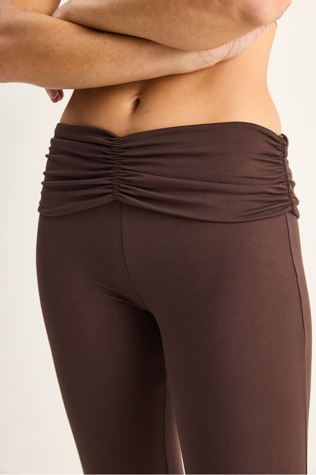 Hoch geschnittene Bootcut-Leggings - Image 6